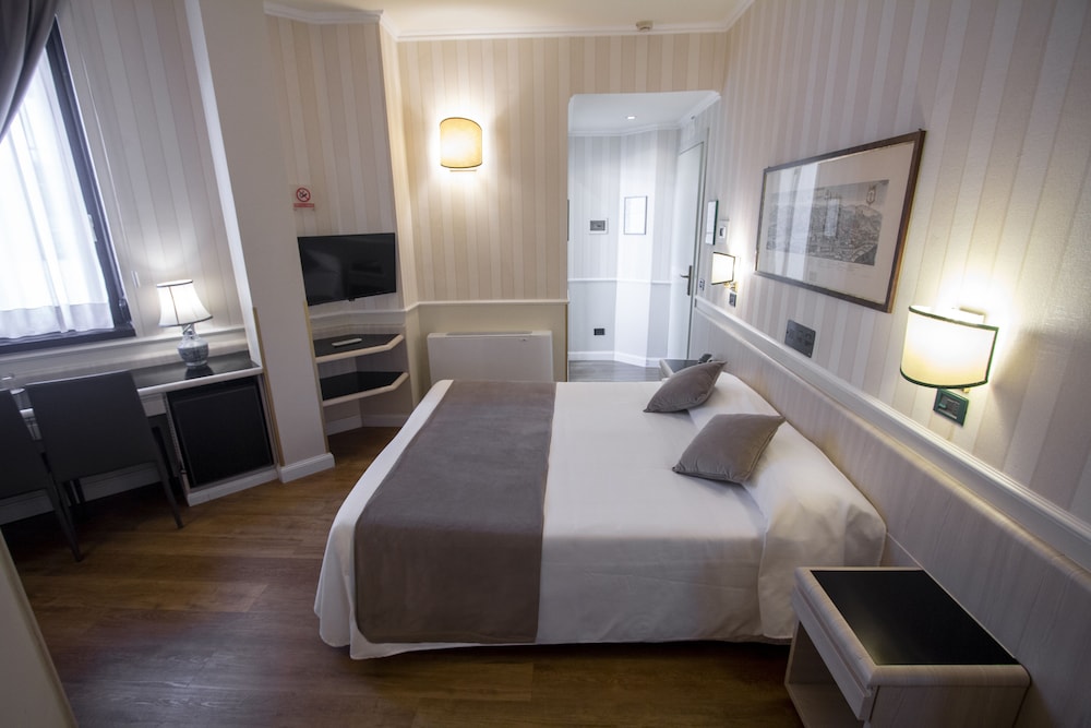 Hotel Flora 21