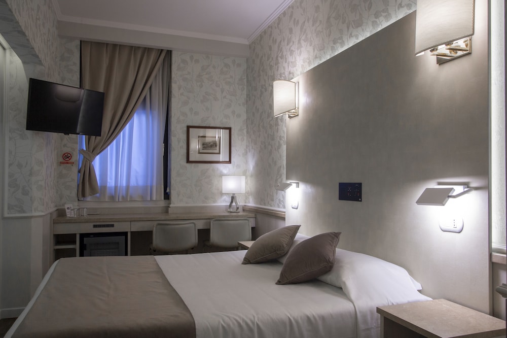 Hotel Flora 19