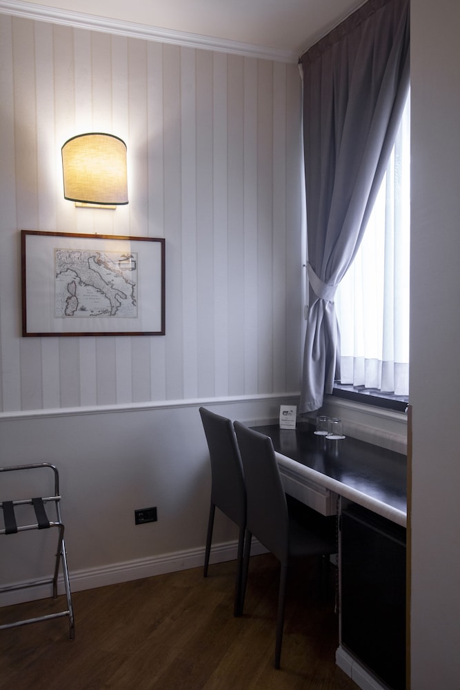 Hotel Flora 24