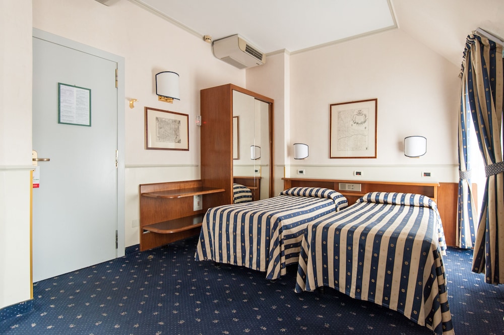 Hotel Flora 14