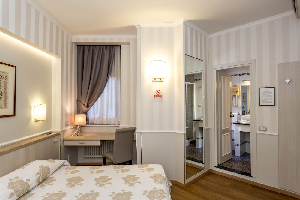 Hotel Flora 12