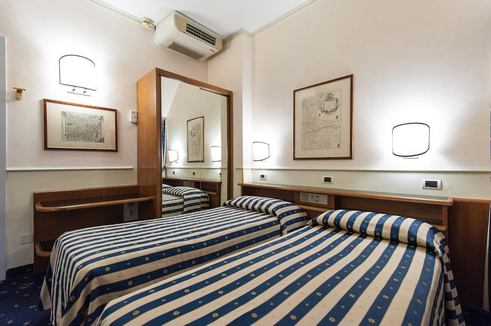 Hotel Flora 17