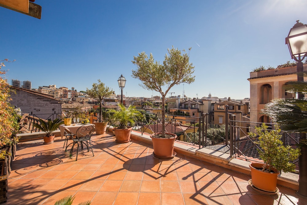 La Lumière di Piazza di Spagna 1