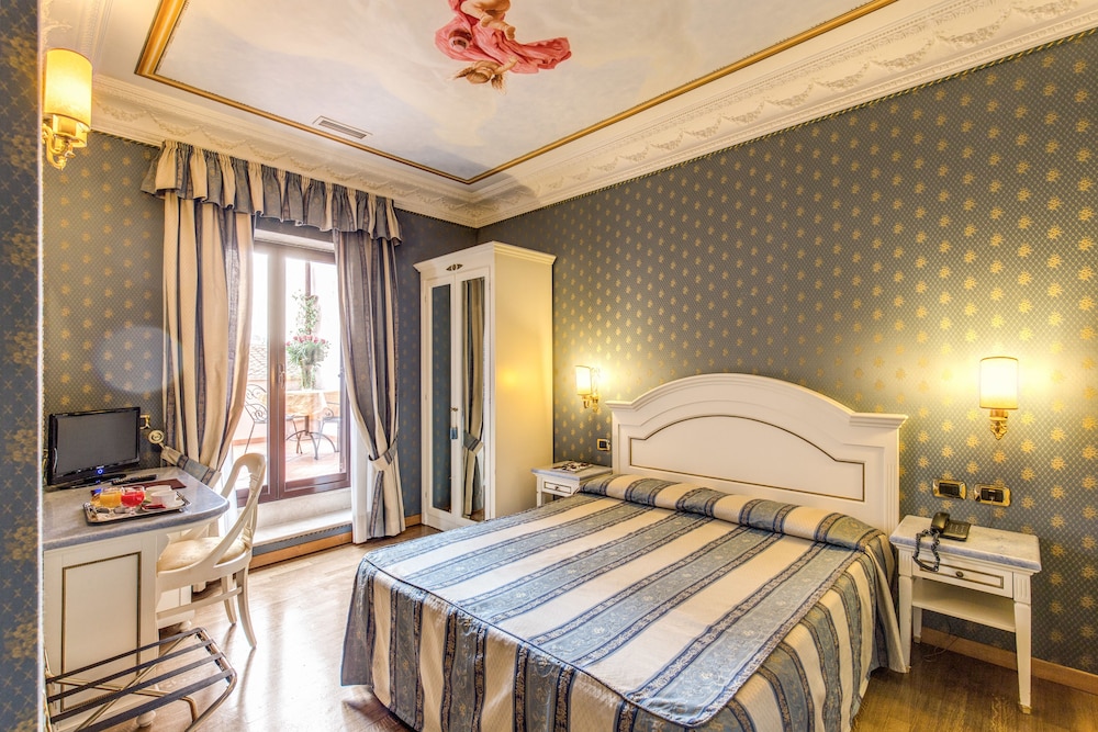 La Lumière di Piazza di Spagna 17