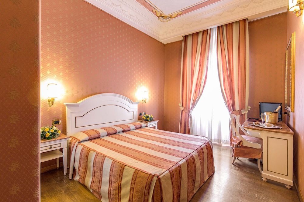 La Lumière di Piazza di Spagna 18