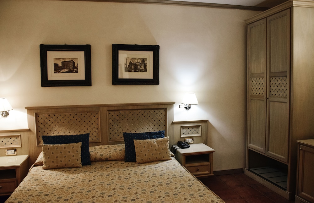 Hotel Quadrifoglio 9