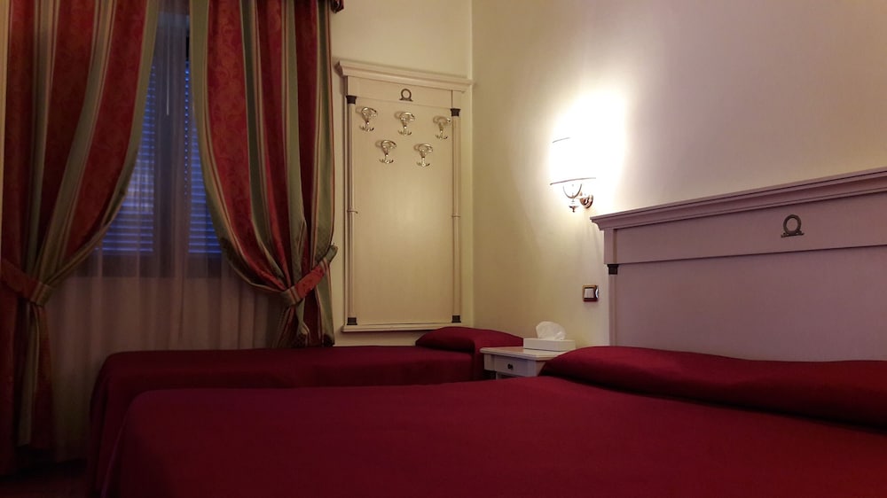 Hotel Quadrifoglio 19