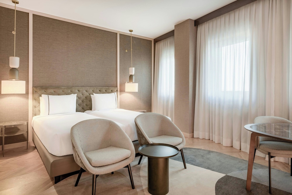 AC Hotel Milano 8