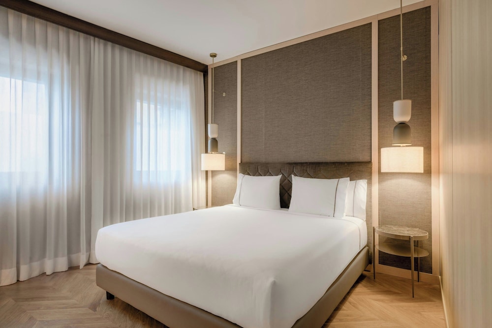 AC Hotel Milano 12