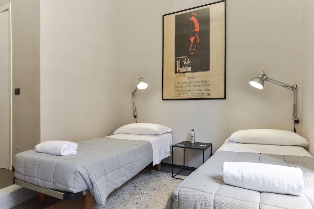 YellowSquare Roma 4