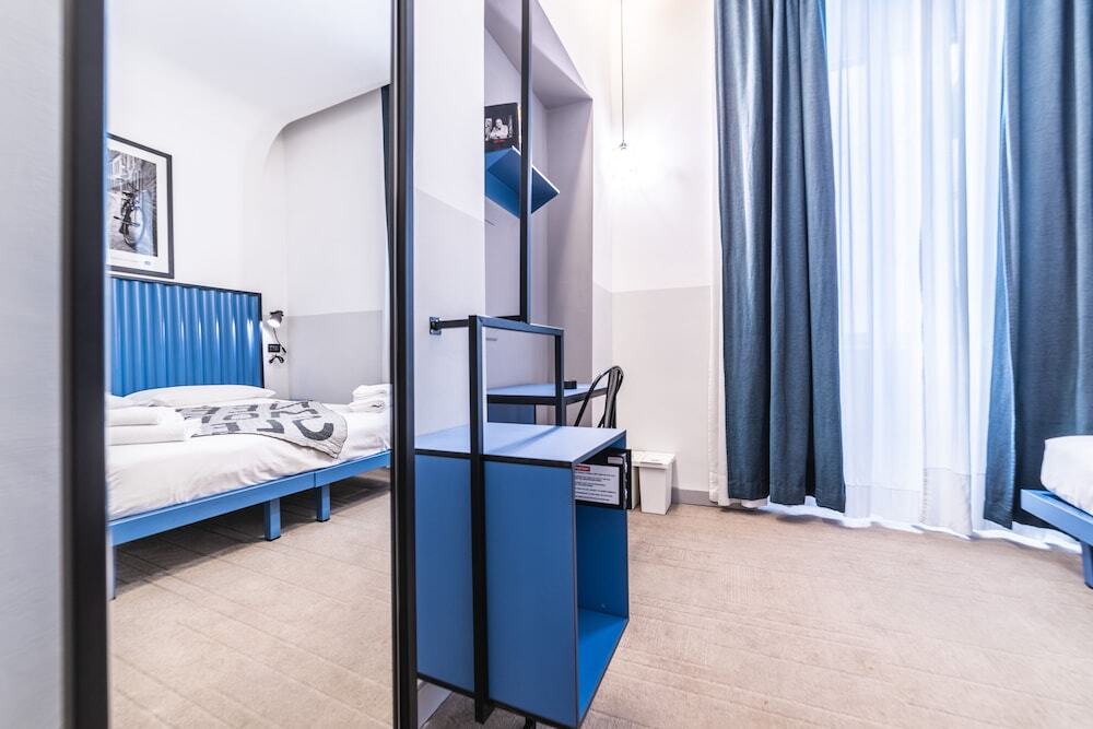 YellowSquare Roma 8