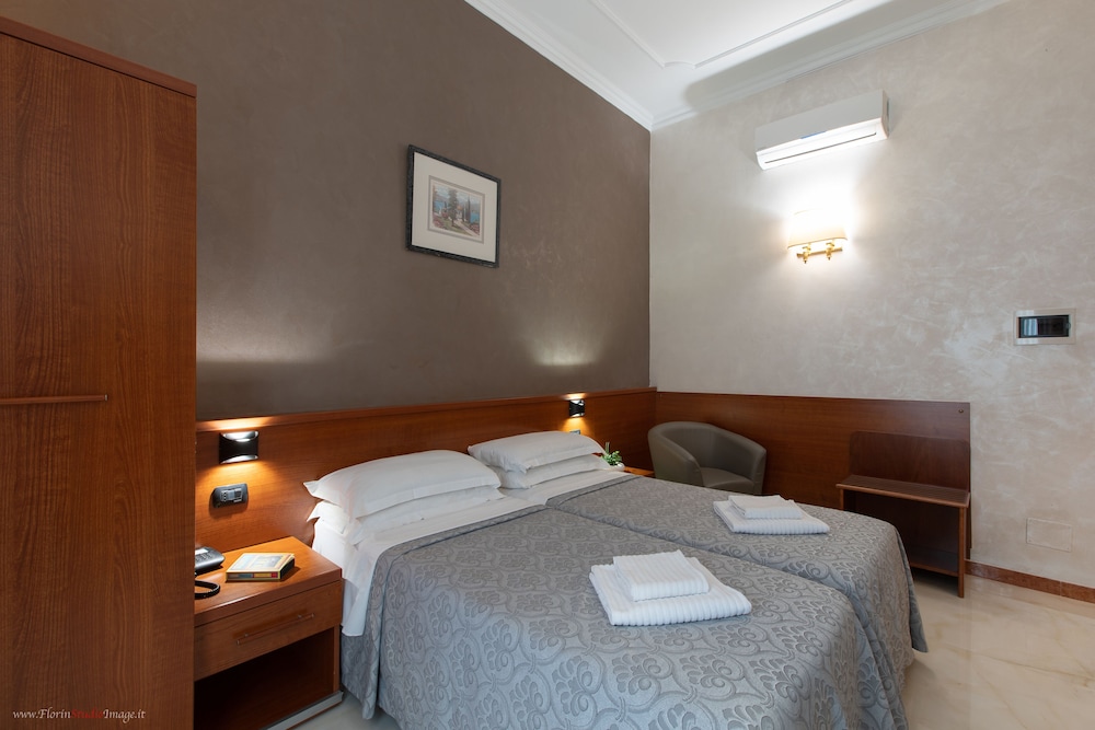 Hotel Centro Cavour 6
