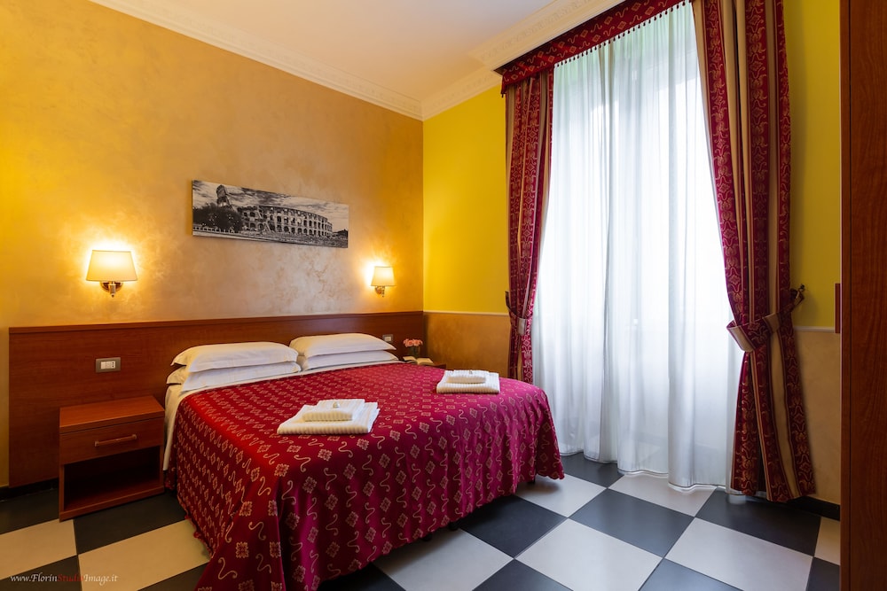 Hotel Centro Cavour 18