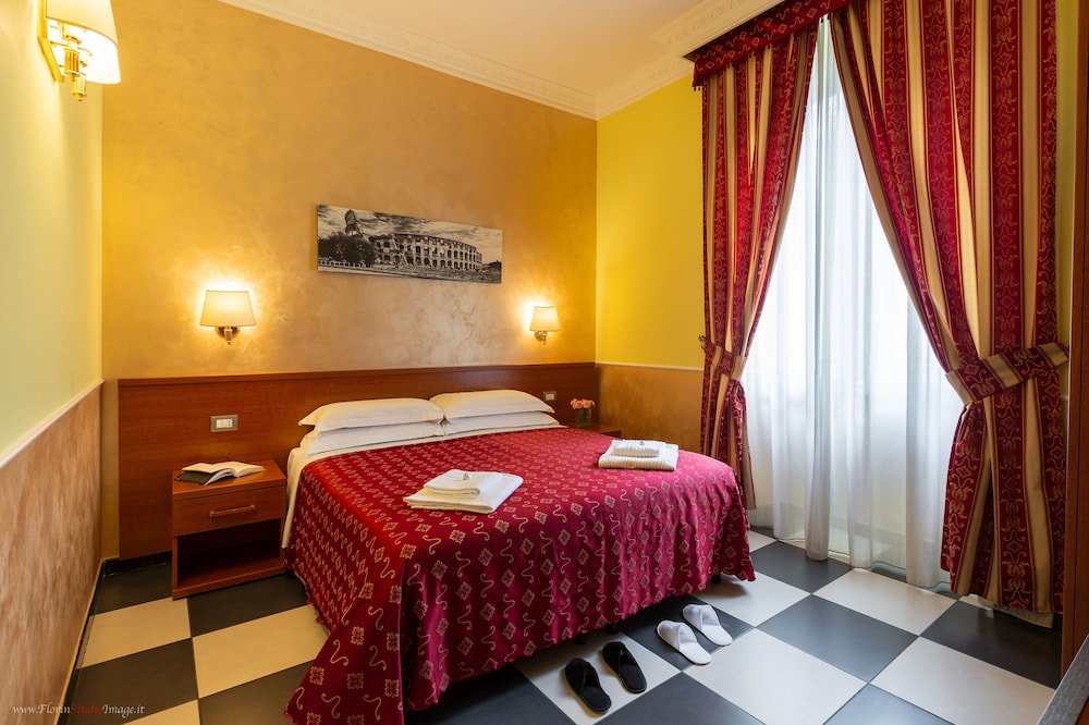 Hotel Centro Cavour 23