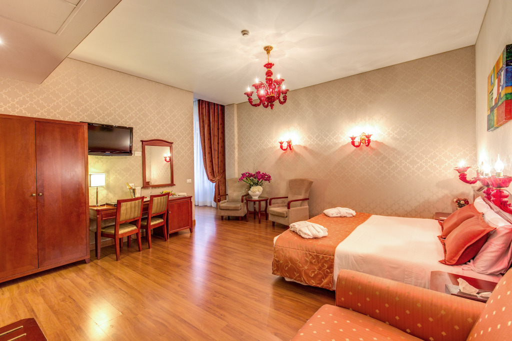 Augusta Lucilla Palace 12