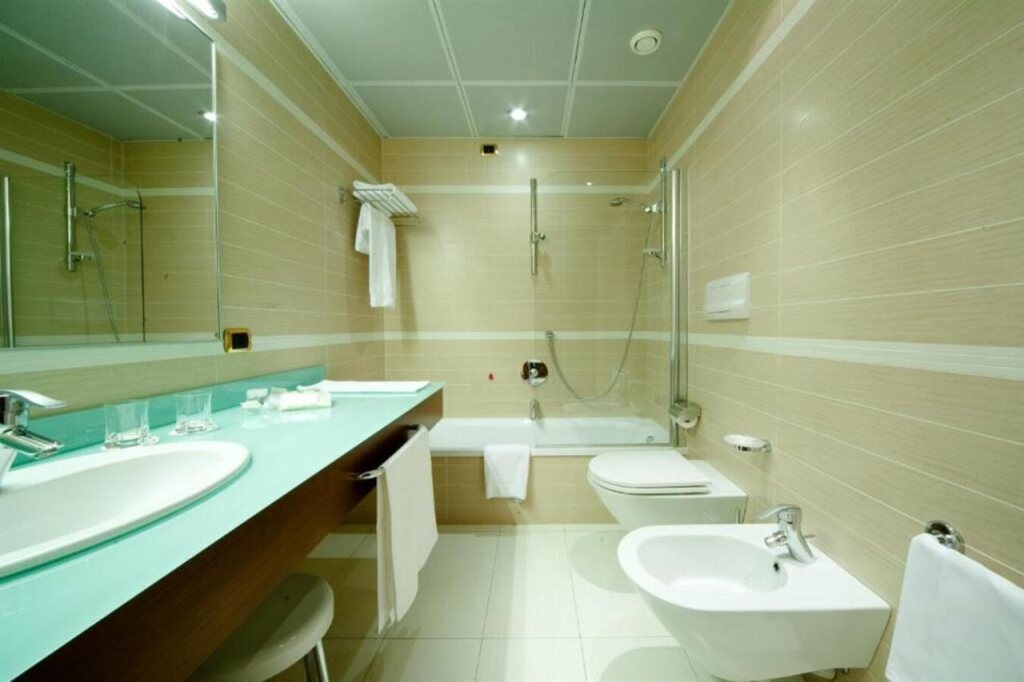 QC room Milano Porta Romana 8