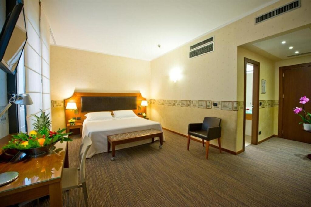 QC room Milano Porta Romana 4