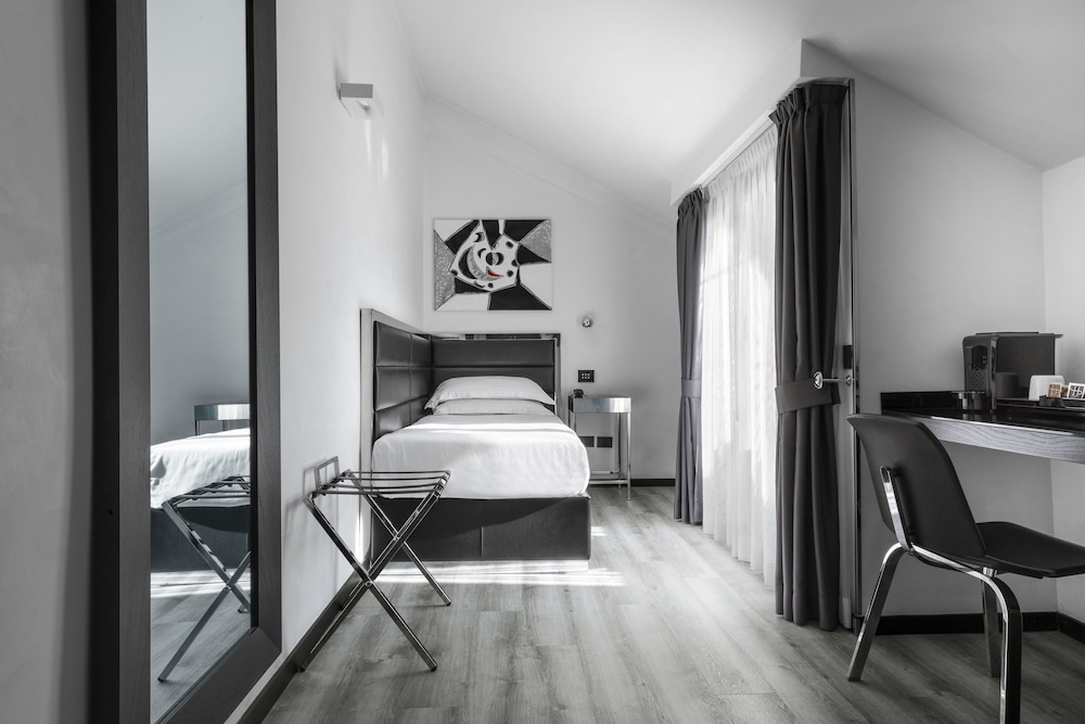 Hotel Napoleon Milano 8