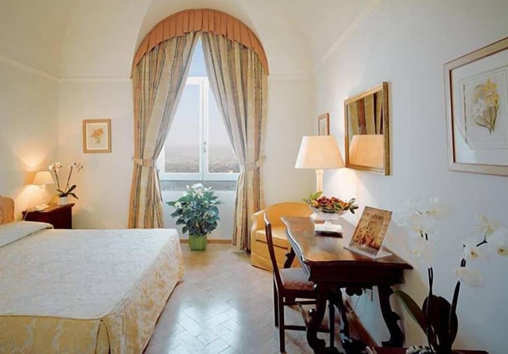 Parkhotel Villa Grazioli 10
