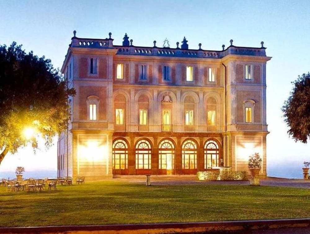 Parkhotel Villa Grazioli 14