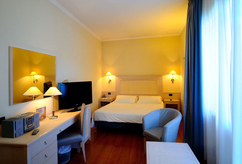 Best Western Globus Hotel 23
