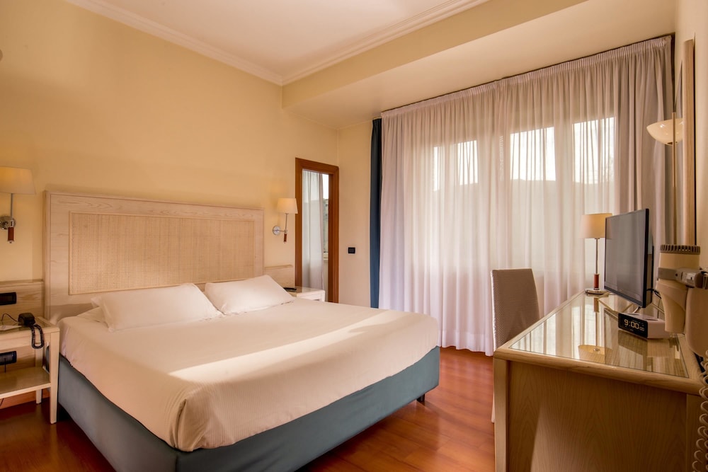Best Western Globus Hotel 21