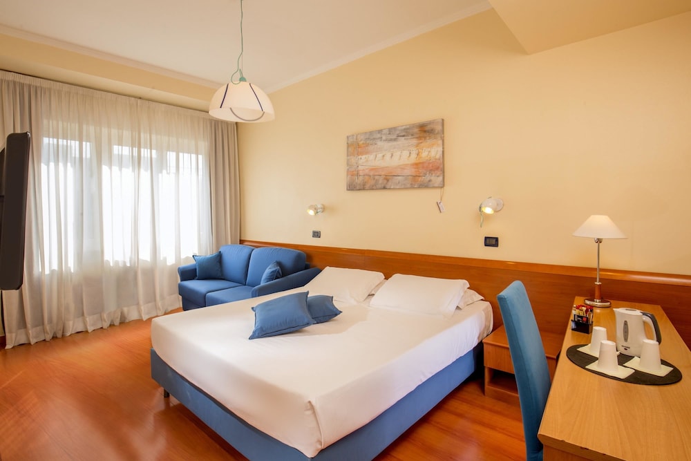 Best Western Globus Hotel 19