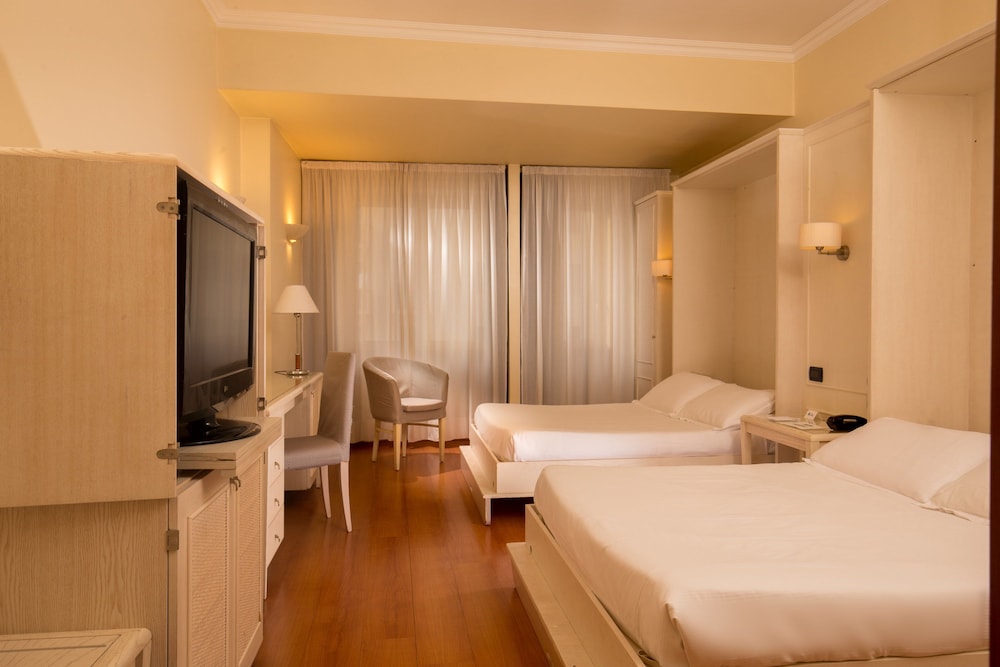 Best Western Globus Hotel 22