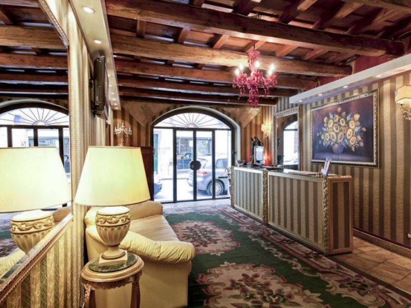 Relais Group Palace 11