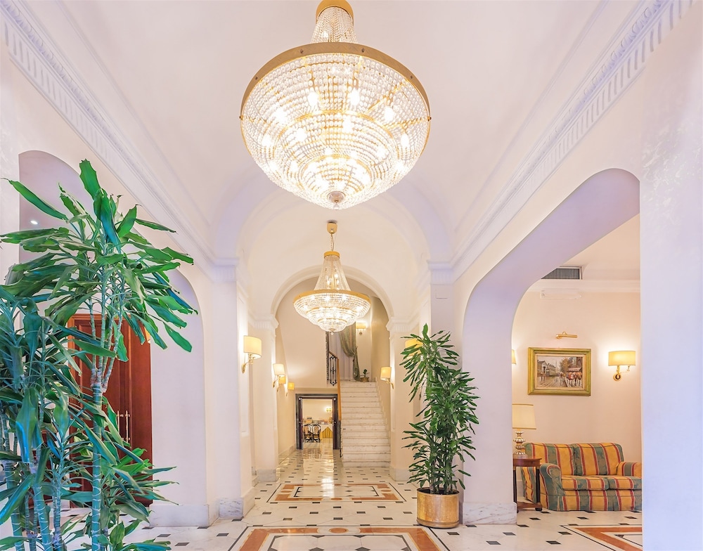 Hotel Lux 2