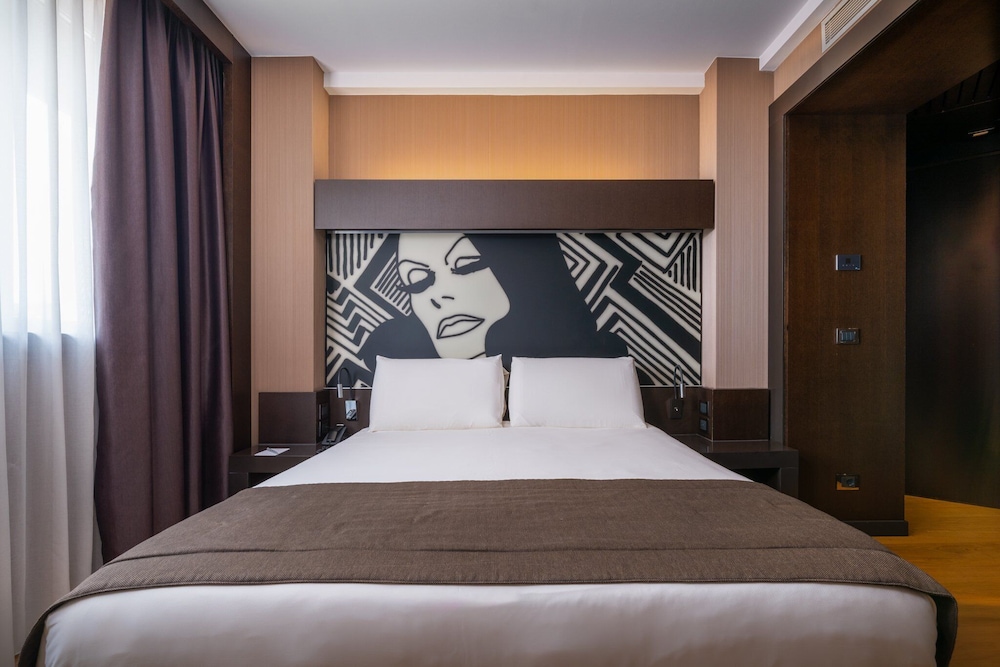 Crowne Plaza Milan City 16
