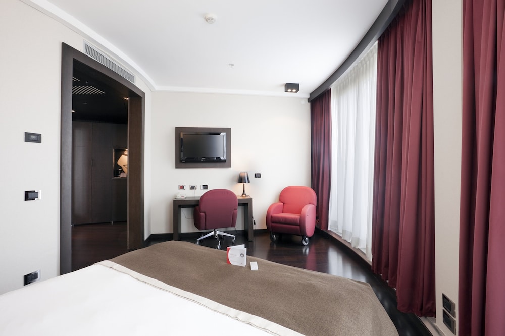 Crowne Plaza Milan City 13