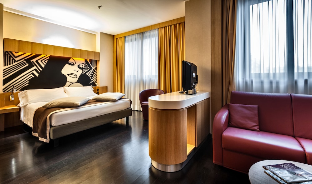 Crowne Plaza Milan City 7