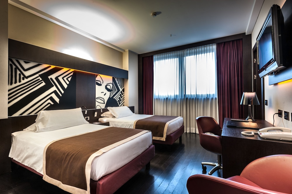 Crowne Plaza Milan City 14