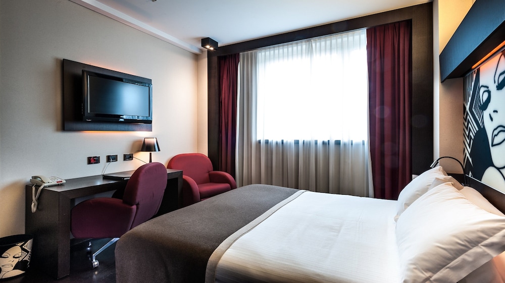 Crowne Plaza Milan City 9