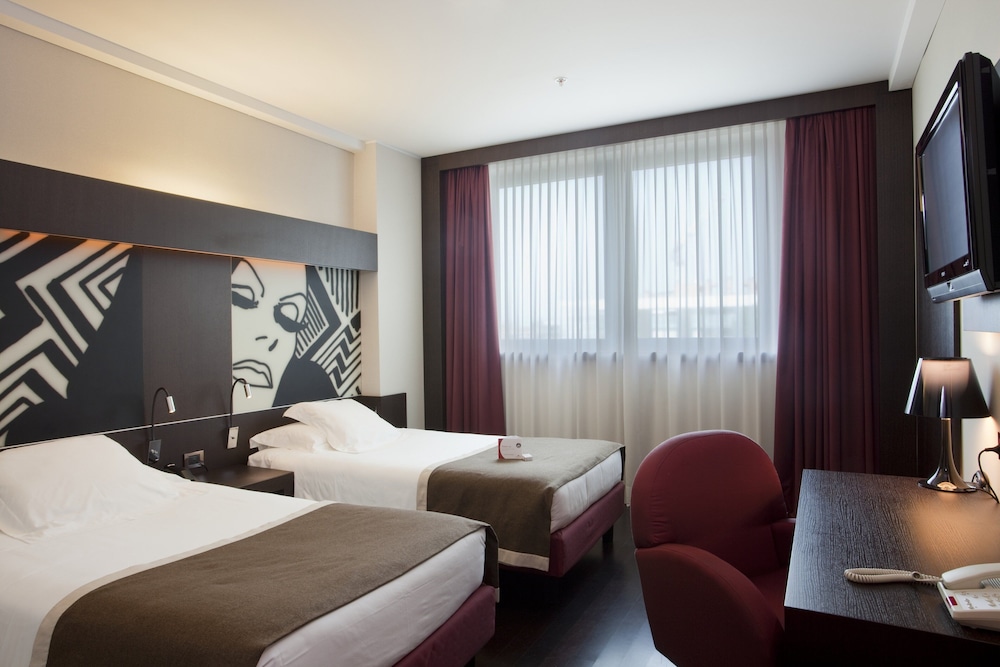 Crowne Plaza Milan City 11