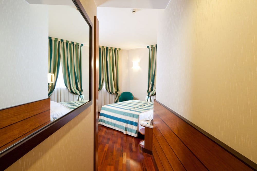 Sure Hotel Collection by Best Western Hotel Mirage 3