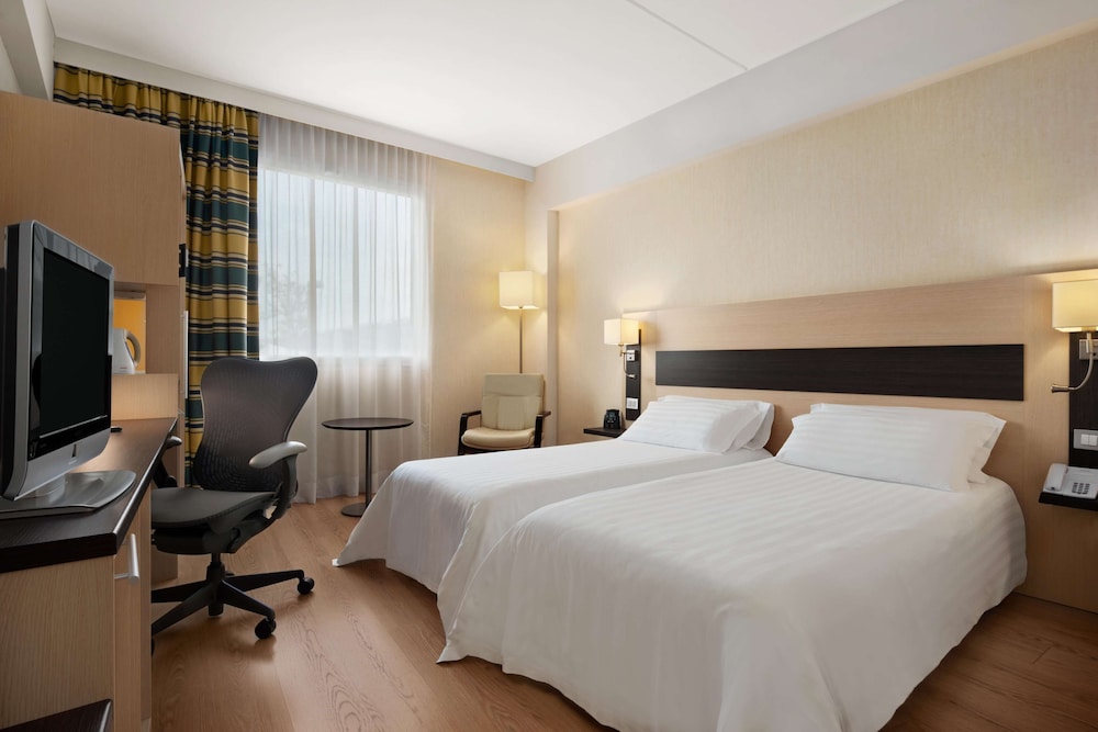 Hilton Garden Inn Rome Airport 10