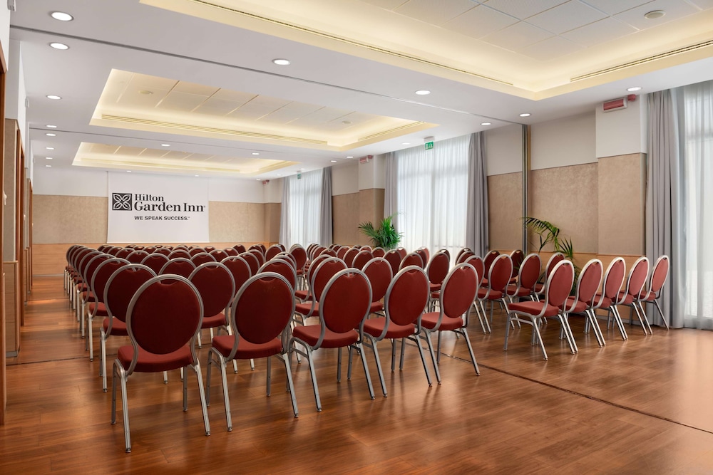 Hilton Garden Inn Rome Airport 21
