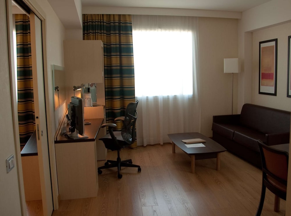 Hilton Garden Inn Rome Airport 5