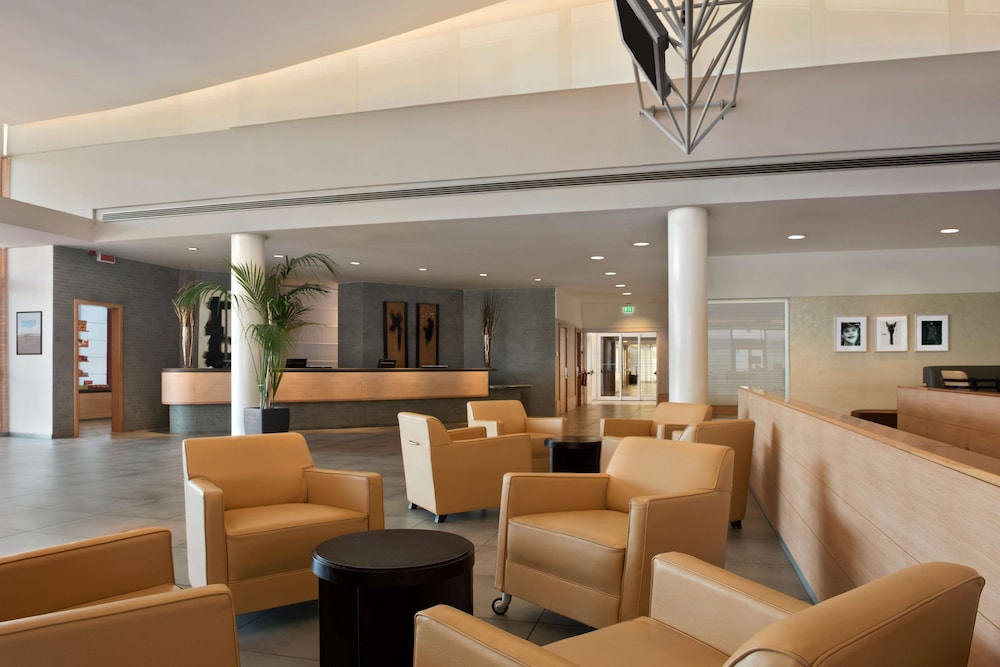 Hilton Garden Inn Rome Airport 2