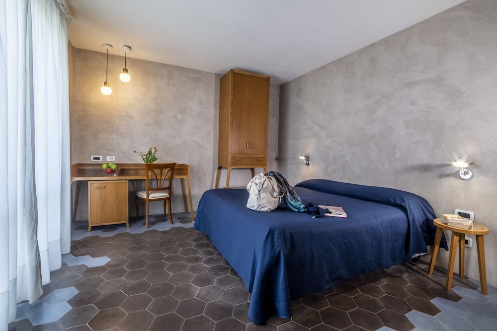 Il Roseto Resort 8