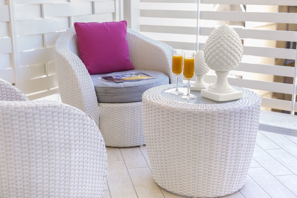 Tasso Suites 10