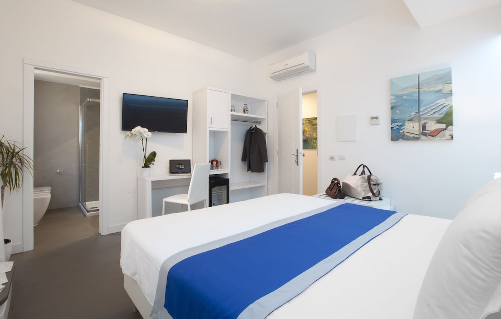 Tasso Suites 9