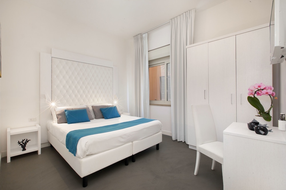 Tasso Suites 4