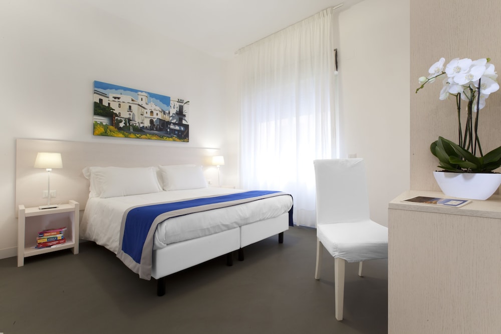 Tasso Suites 16