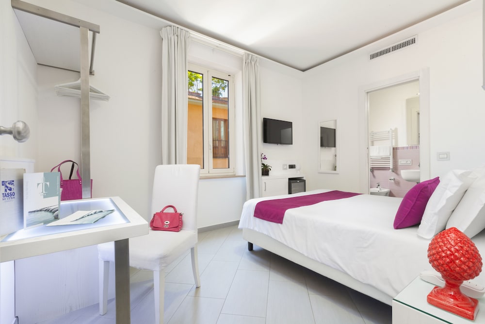 Tasso Suites 6