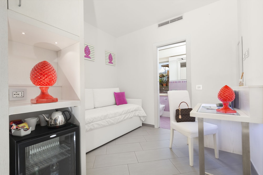 Tasso Suites 2
