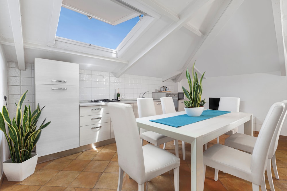 Tasso Suites 21
