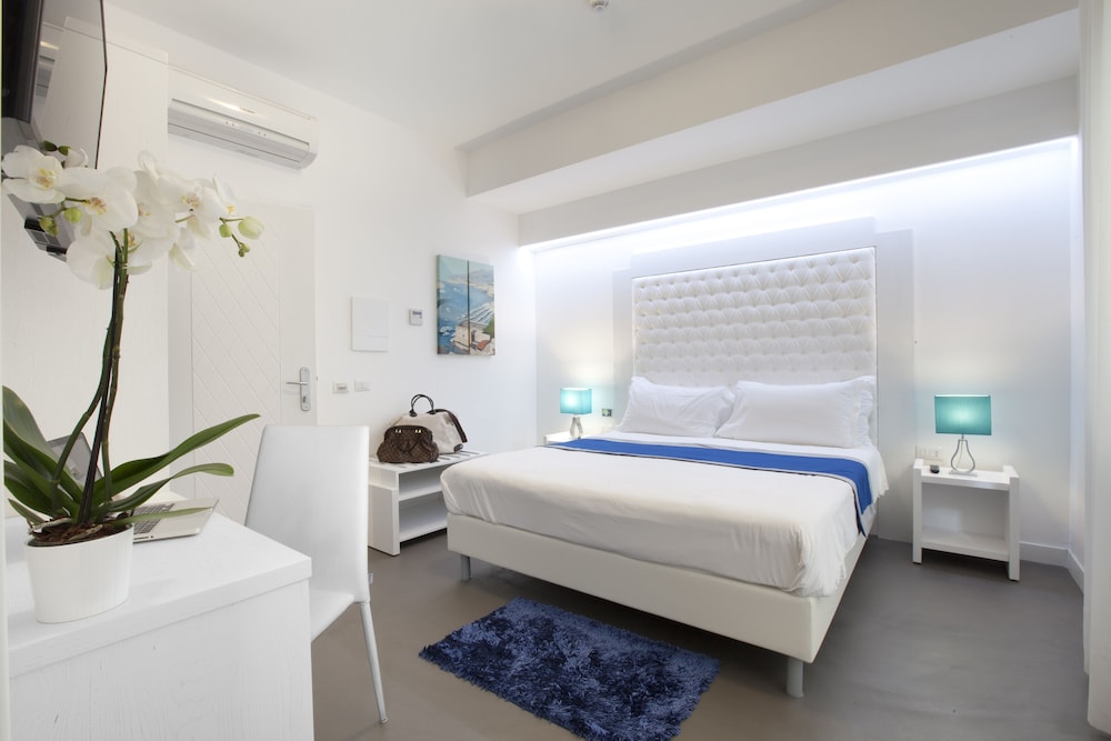 Tasso Suites 8